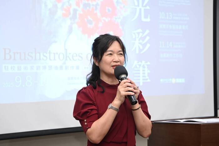 「韶光彩筆」油畫展暨贈畫儀式　駐校藝術家劉婷瑟捐作《鳥店三》典藏中正大學圖片