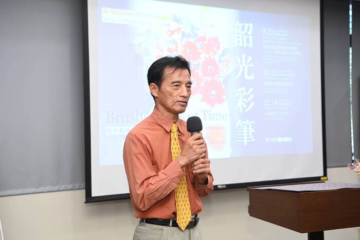 「韶光彩筆」油畫展暨贈畫儀式　駐校藝術家劉婷瑟捐作《鳥店三》典藏中正大學圖片