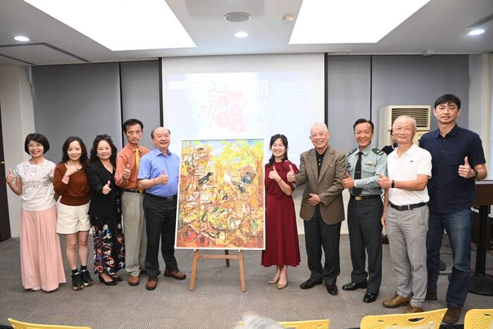 「韶光彩筆」油畫展暨贈畫儀式　駐校藝術家劉婷瑟捐作《鳥店三》典藏中正大學圖片
